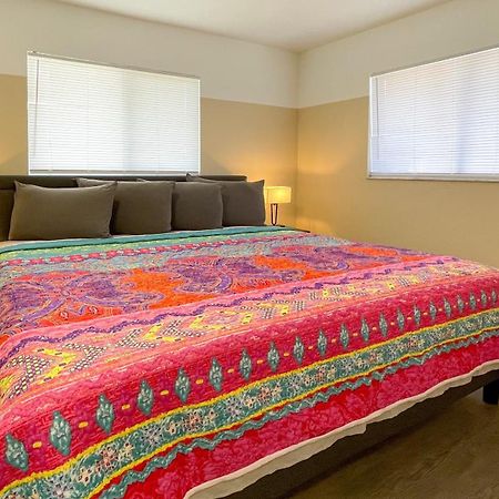 Lazy Cuckoo Inn - Sleek And Stylish Studio Apartments Fort Myers Beach Extérieur photo